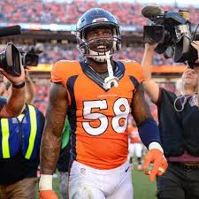 Von Miller est le deuxième joueur infecté,
